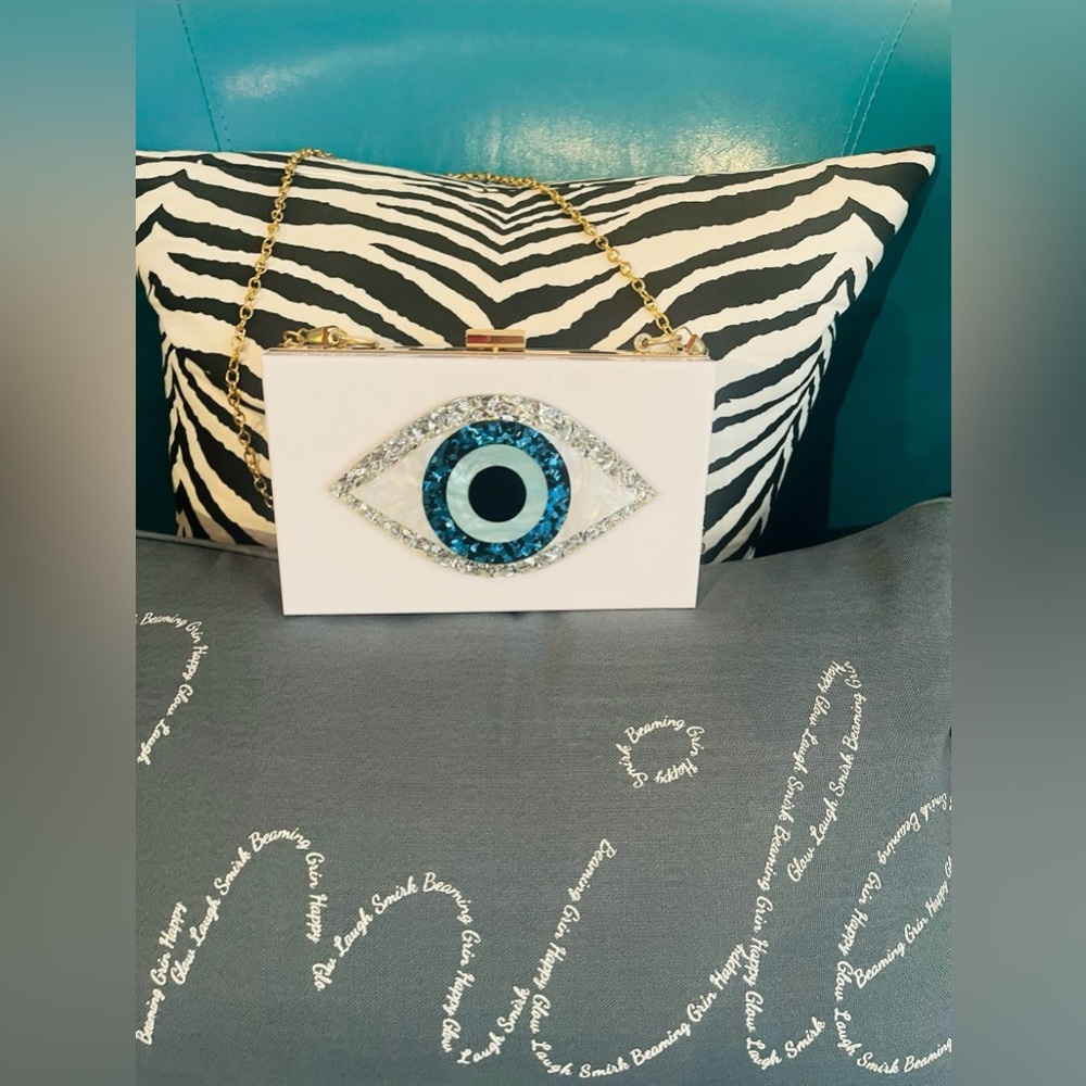Cute clutch bag 🧿